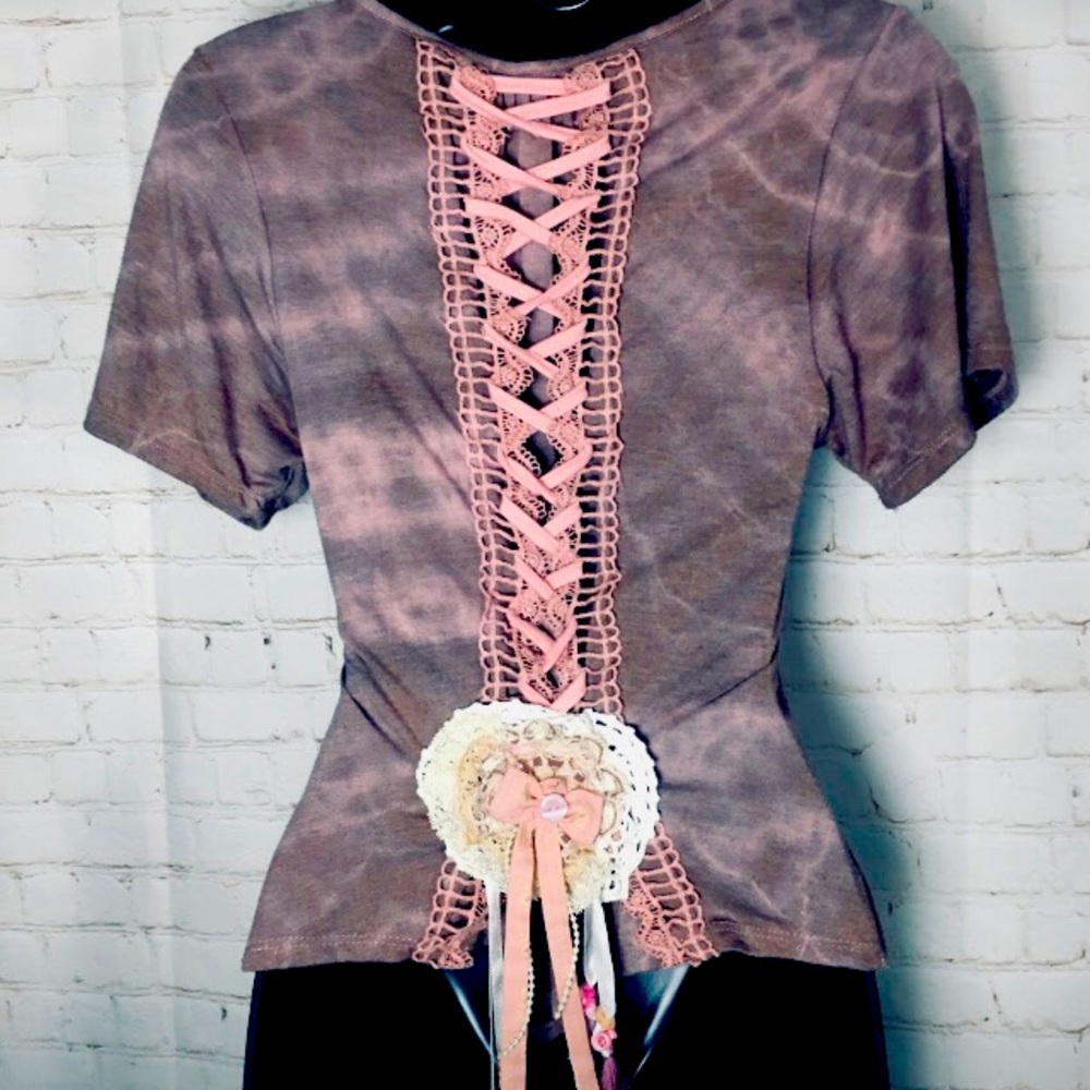 💗 Elegant Upcycled T-Shirt 💗
